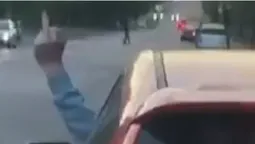 У Луцьку водій «мазди» з харківськими номерами хамив і порушував ПДР (відео)