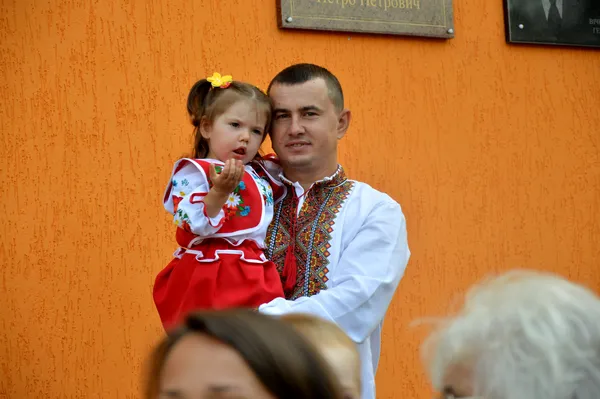 Як у луцькій школі № 1 зустріли першокласників (фото)