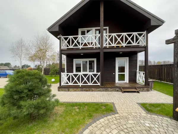 Хочуть понад сім мільйонів: на Світязі продають  базу відпочинку (фото)