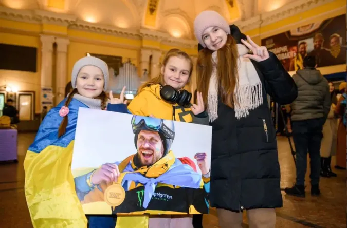 Гордість та щастя: рідні зустріли волинянина після перемоги на Іграх Нескорених (фото)