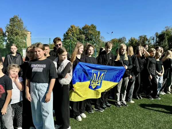 У нововолинському ліцеї діти зібрали понад 130 тисяч для ЗСУ (фото)