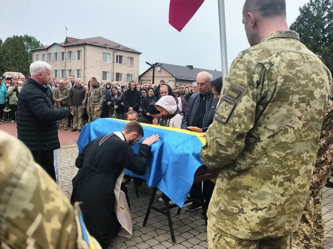 На Волині попрощалися із молодим воїном Сергієм Уляницьким (фото)