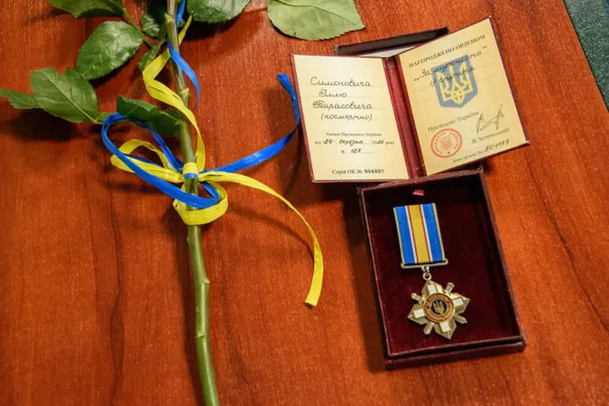 У Луцьку матерям загиблих Героїв вручили ордени (фото)