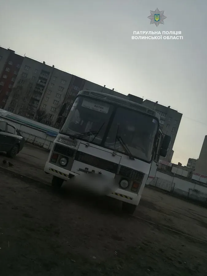 На Волині за кермом рейсового автобуса їздив п'яний водій (фото)
