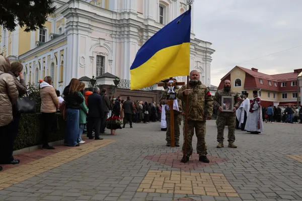 У Луцьку попрощалися з 30-річним захисником Владиславом Драганчуком (фото)