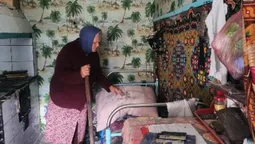 «Вийшла до сусідки і це врятувало життя»: на Ковельщині дрон впав біля хати 78-річної бабусі воїна (фото)