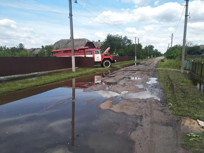 Затоплені будинки та городи: на Волині ліквідовували наслідки негоди