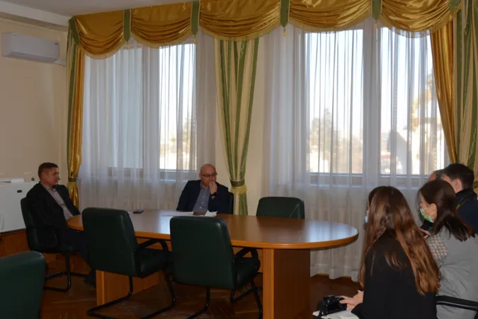 Будівництво школи в Стобихівці затихло: батьки стурбовані