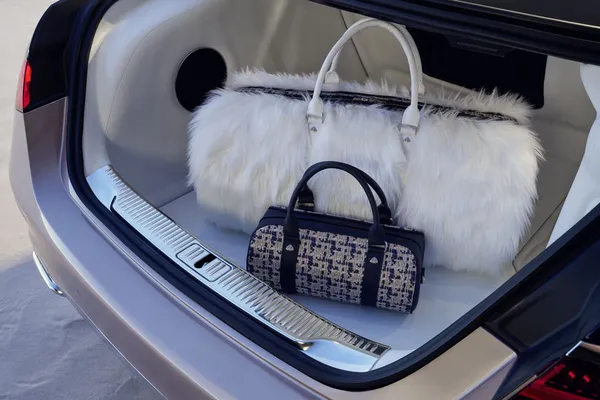 Mercedes представив  люксовий Maybach