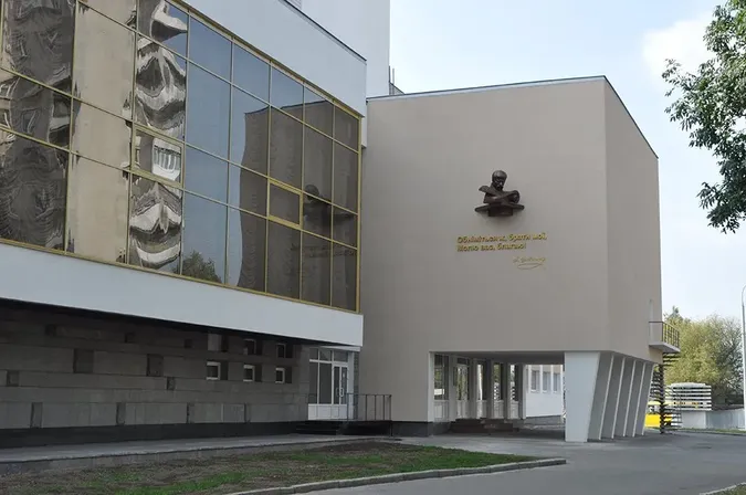 Якою буде нова платна парковка біля драмтеатру у Луцьку