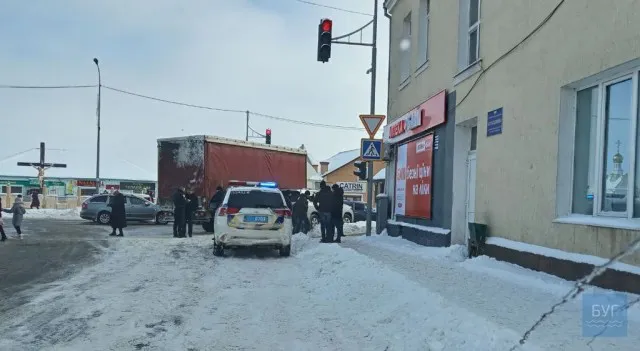 У Володимирі на перехресті трапилася ДТП: зіткнулися кросовер та вантажівка