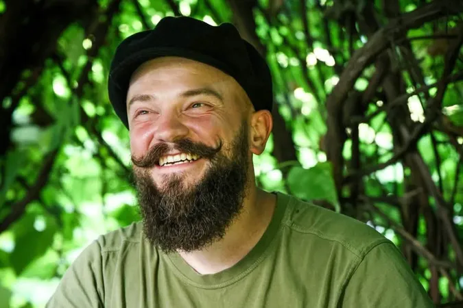 «Ленін», який служить Україні: військовий із 14 ОМБр розповів про свій бойовий шлях (відео)