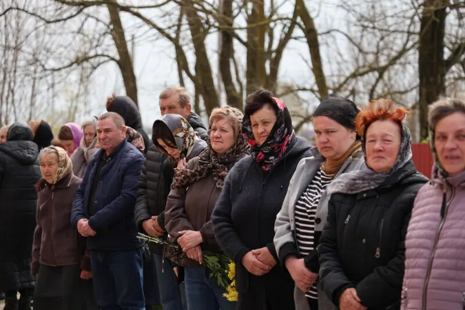 У Луцькій громаді попрощалися з загиблим на Курщині воїном Андрієм Бондарем