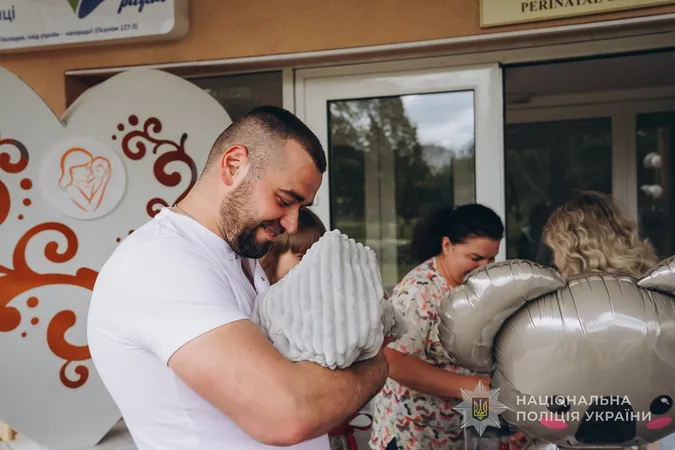 Поліцейський-доброволець стрілецького батальйону Волині вдруге став батьком (фото)