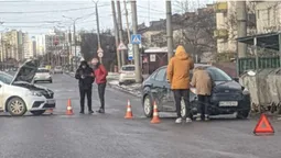У Луцьку на Дубнівській – аварія за участю таксі Bolt (фото)