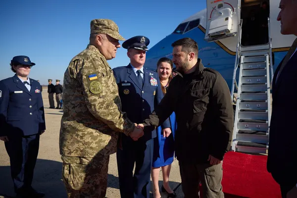 Літак із Зеленським приземлився у США (фото)