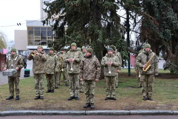 Луцька громада попрощалася із загиблим Героєм Олександром Повхом (фото)
