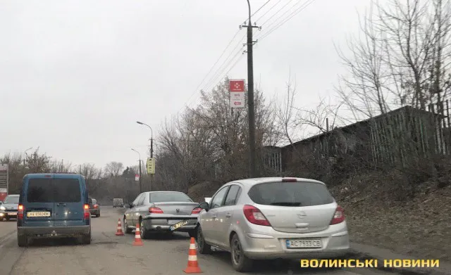 ДТП на Карпенка-Карого: зіткнулися дві іномарки (фото)