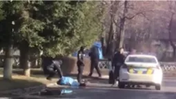 Пішов у магазин: у Луцьку посеред вулиці раптово помер чоловік (відео)