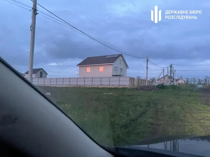 Під Одесою військові будували маєток для начальника і отримували зарплату «з фронту»