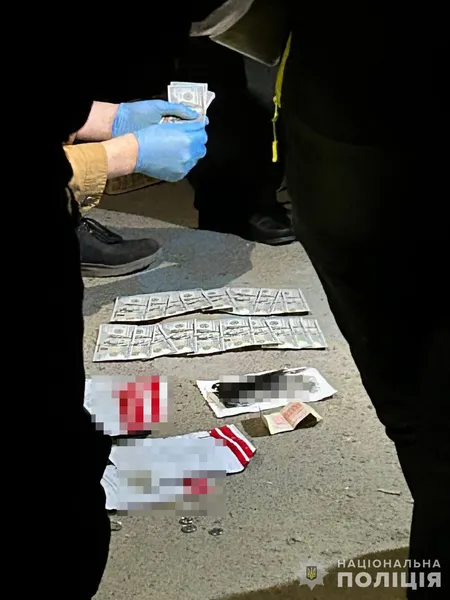 На Волині 17-річна дівчина з двома спільниками пограбували чоловіка (фото)