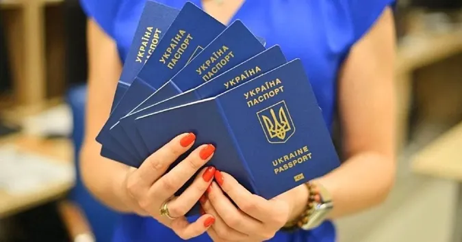 Прощавай, російська: як тепер виглядатиме паспорт-книжечка українця