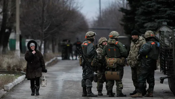 Без паніки: штурмувати банки і робити запаси не треба