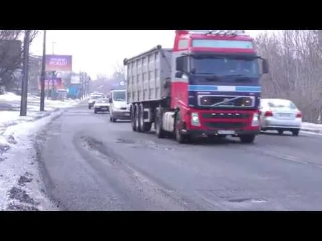 Чому руйнуються луцькі дороги