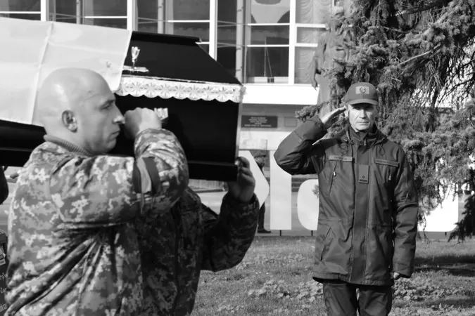 У Луцьку попрощалися із загиблим на Запоріжжі Романом Домановим