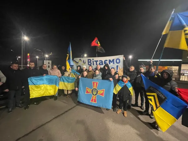 Щемлива зустріч: до Луцька після полону повернулися Юрій Романюк та Ярослав Миронюк