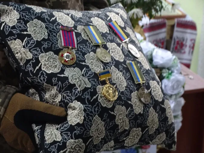 Упізнали лише за ДНК: на Волині попрощалися із воїном Віктором Кіцом (фото)