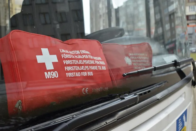 Волинь отримала три шкільні автобуси від Фінляндії (фото)