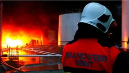 Пожежу на нафтобазі у Львові загасили тільки сьогодні зранку (фото)