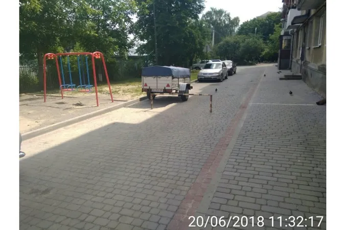 Нові цілі муніципалів: у Луцьку знесуть паркани, гаражі і обмежувачі (фото)