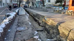 У Луцьку перекрили рух на Сенаторки Левчанівської – замінюють кабель (фото)