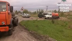У Луцьку затримали вантажівки, які зливали нечистоти (фото)