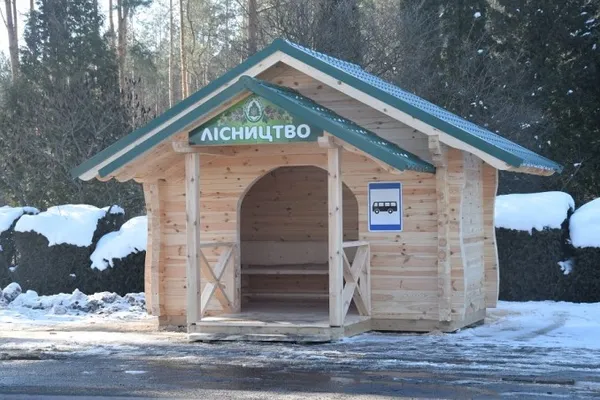На Волині облаштували зупинку в еко-стилі (фото)