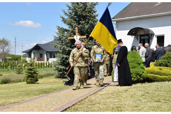 У Луцькій громаді попрощалися з загиблим на Курщині воїном Миколою Лясковським