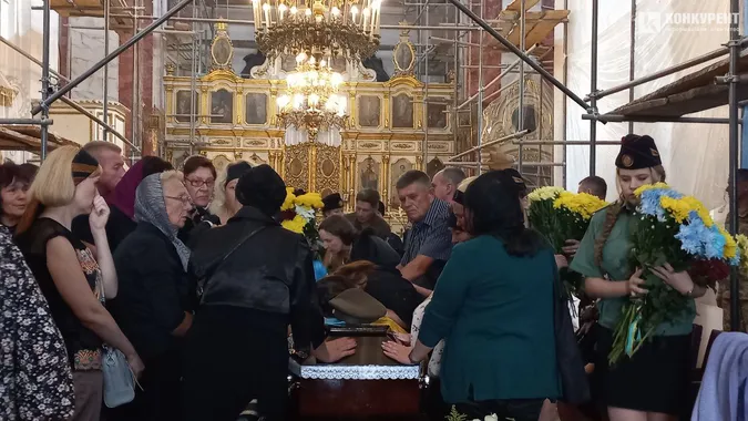 Йому було 25: у Луцьку попрощалися із загиблим воїном Максимом Мартиновим (фото, відео)