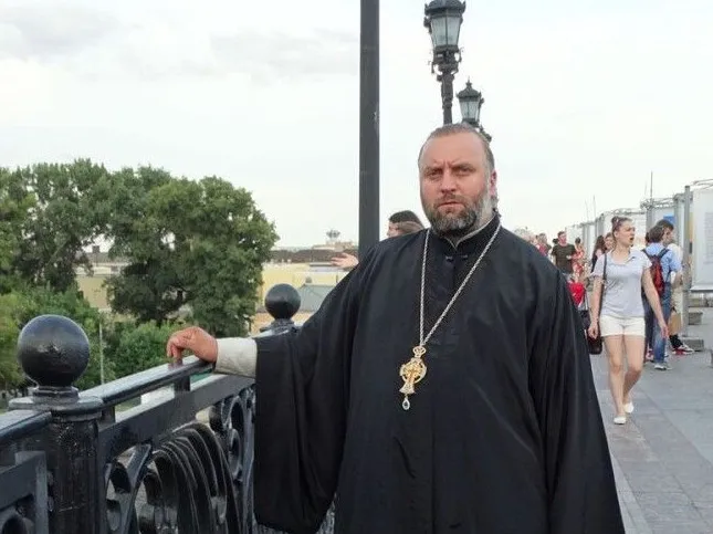 «Сторінку зламали»: волинський священник стверджує, що не вітав Путіна