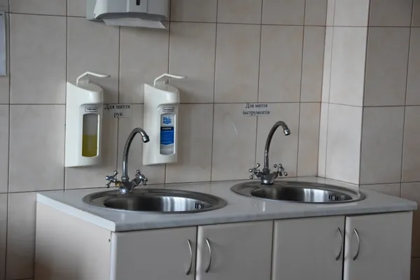 У Луцькій міській клінічній лікарні відремонтували відділення хірургії (фото)
