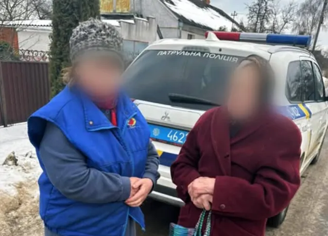 Заблукала й не знала дорогу: у Ковелі повернули рідним бабусю (фото)