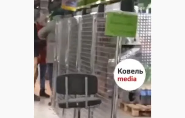 Прийшов у магазин без маски: у ковельському «АТБ» сталася шарпанина (відео)