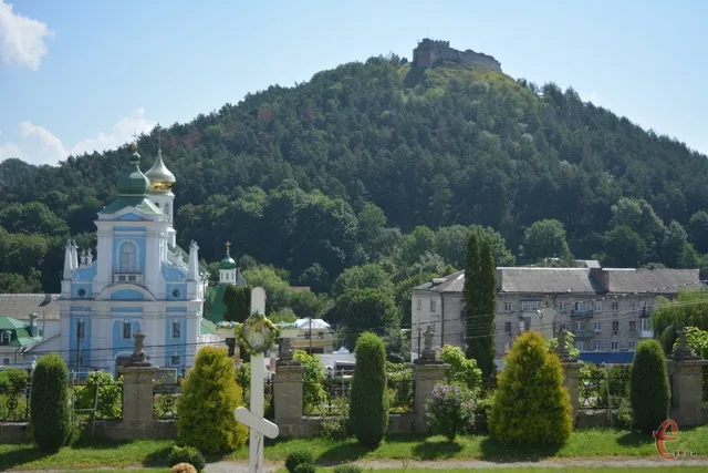 Королева-демониця купалась у крові немовлят: за 100 кілометрів від Луцька причаїлась аномальна місцина (фото)