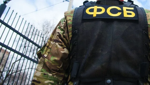 Українських військовополонених утримують у катівнях під наглядом фсб росії