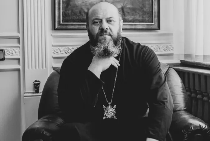 Владика Михаїл розповів, чому погодився на посвідчення журналіста