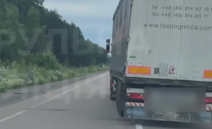 Заносило на зустрічну смугу: на Волині зловили п'яного водія вантажівки (відео)
