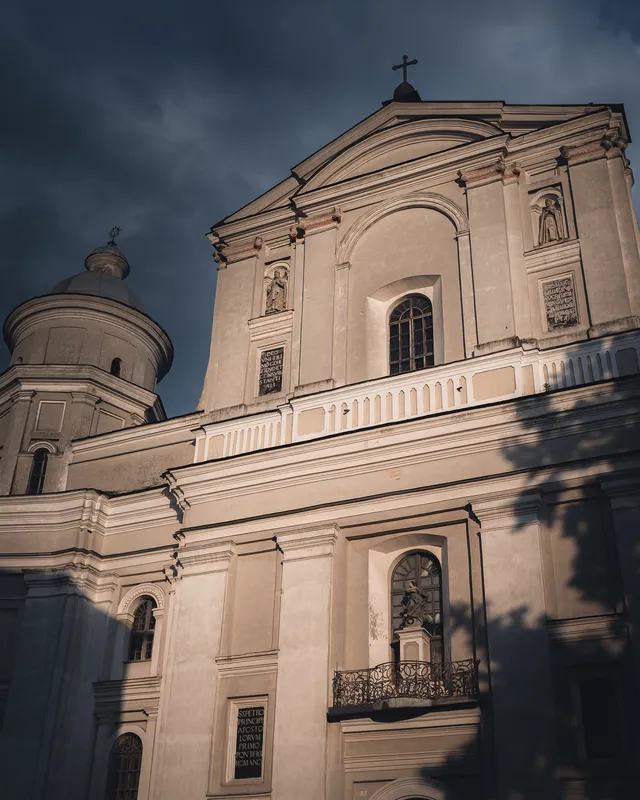 Теплі серпневі вечори: фотограф з Луцька зачарував світлинами міста (фото)
