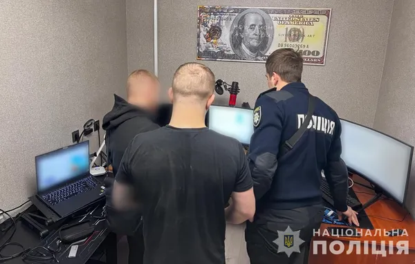Шахраї з України в інтернеті «розвели» іноземців на гроші: як саме (фото)