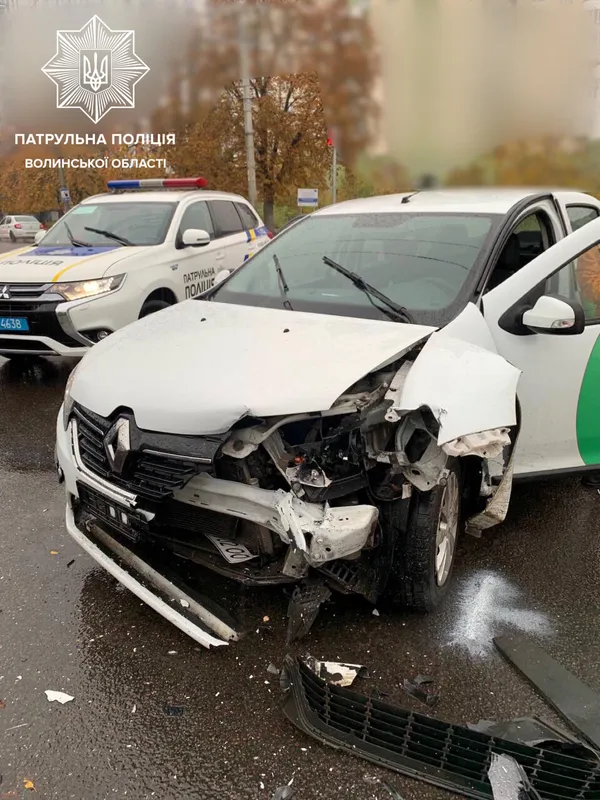 Повідомили деталі ДТП за участю таксі у Луцьку (фото)